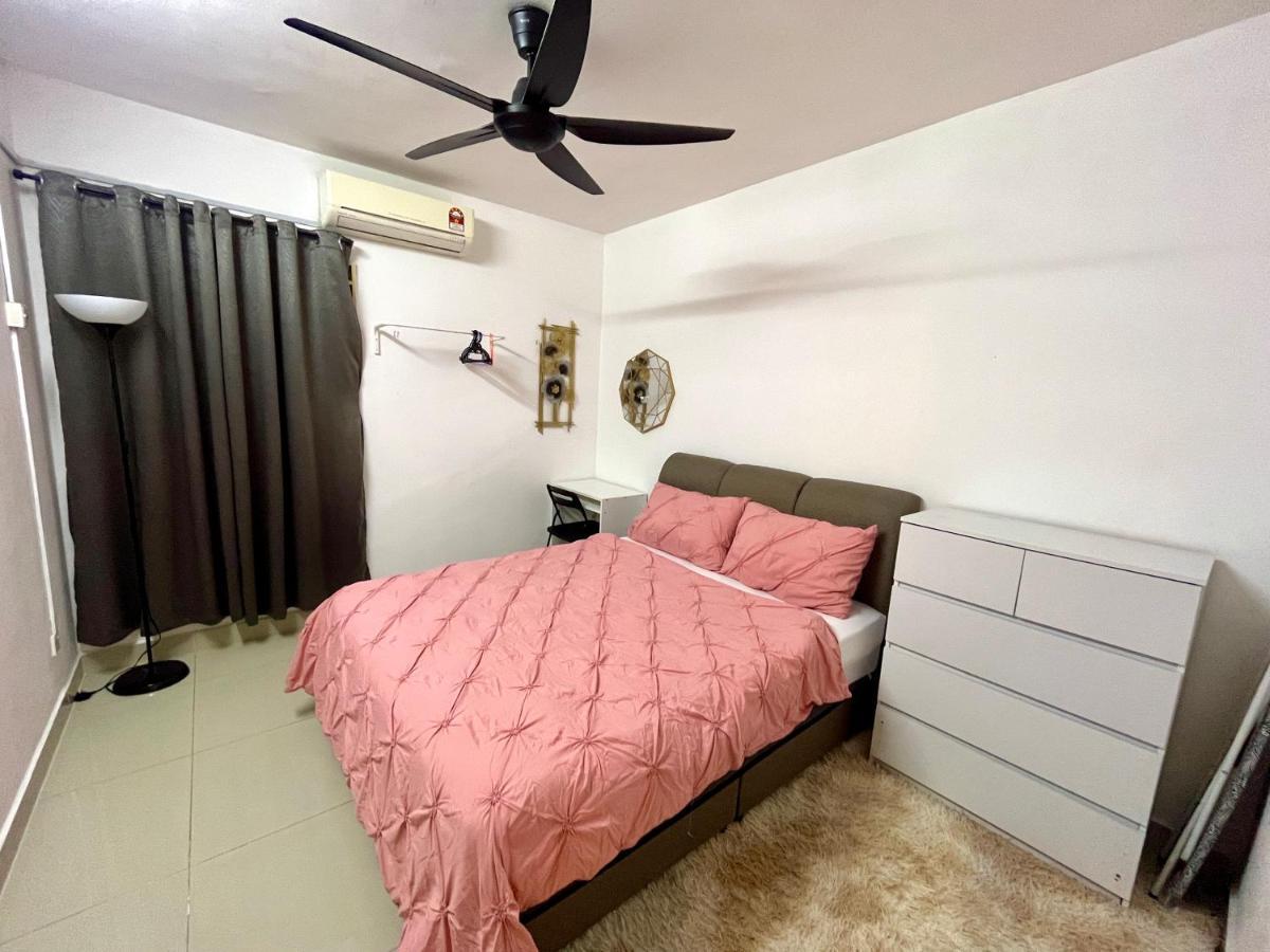 Naura Homestay Selangor Kuala Lumpur バトゥ洞窟 エクステリア 写真